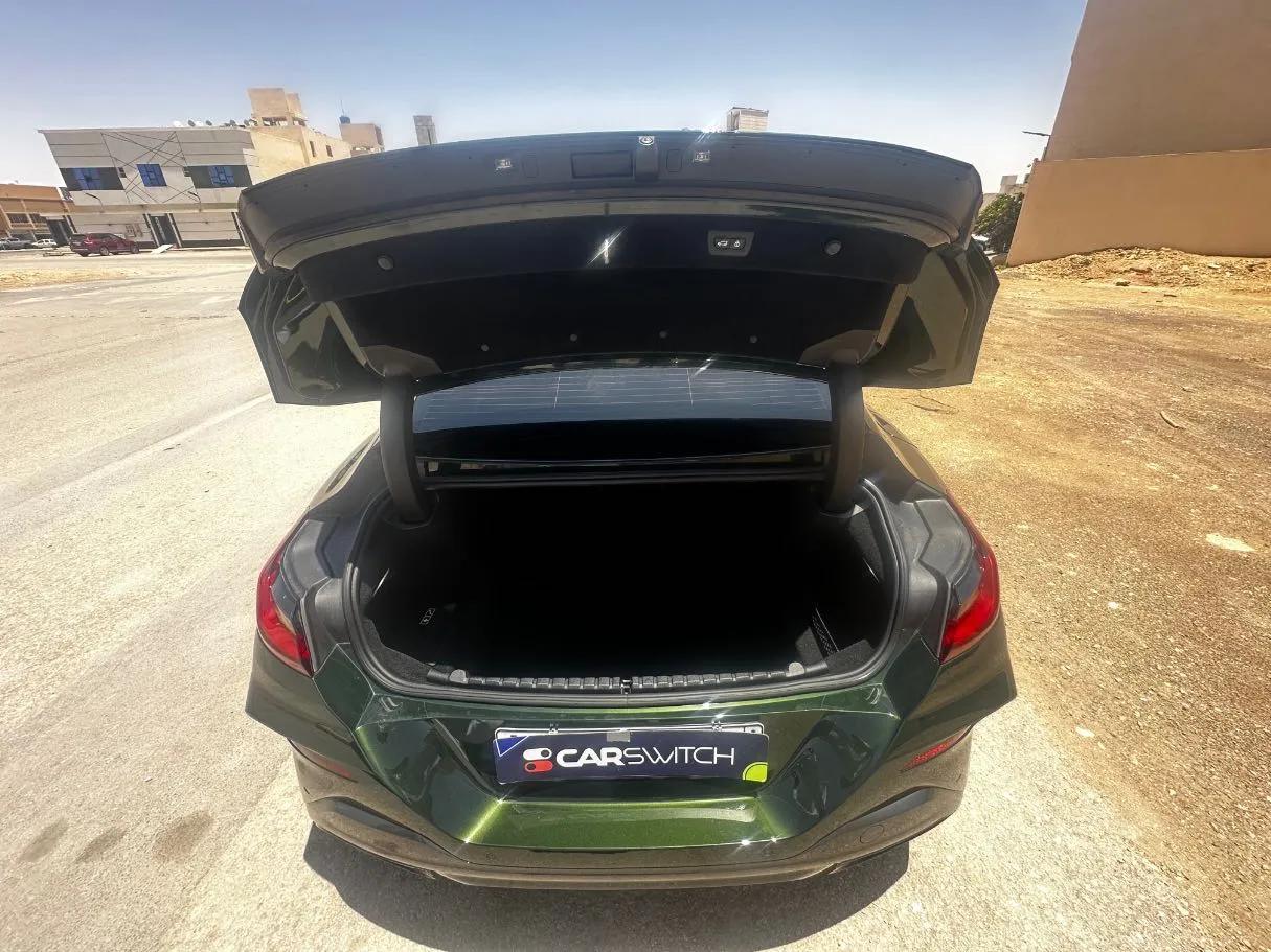 Car image 25
