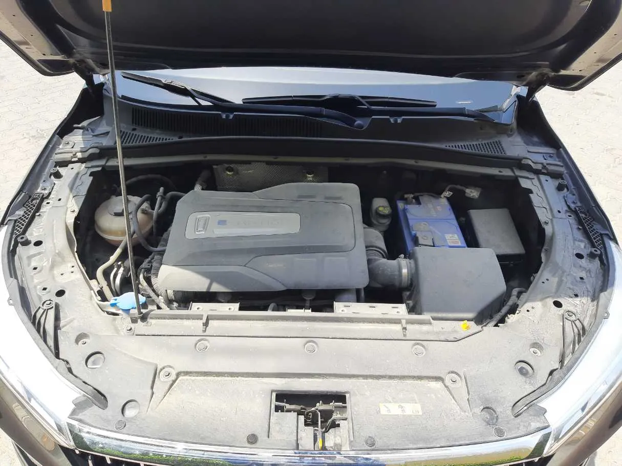 Car image 19