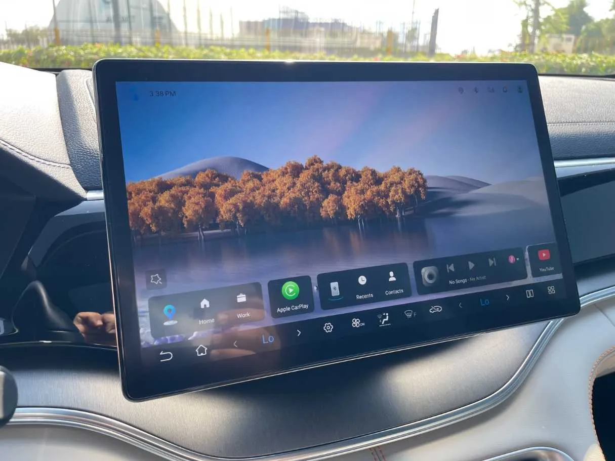 Car image 26