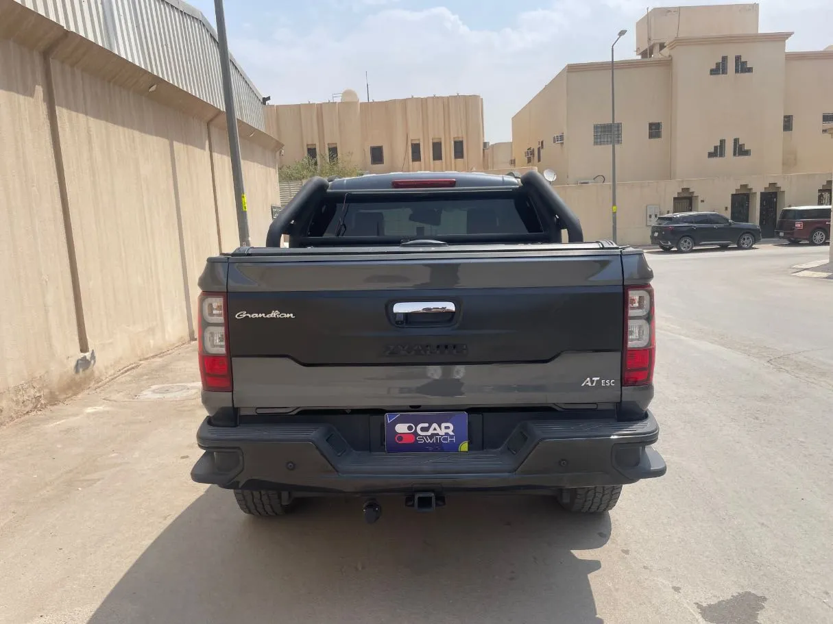Car image 6