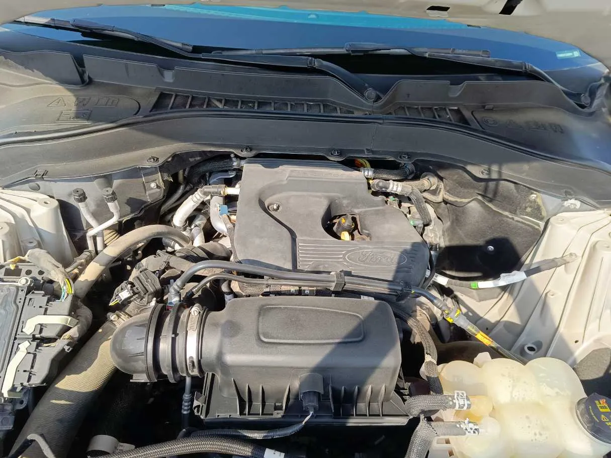 Car image 35