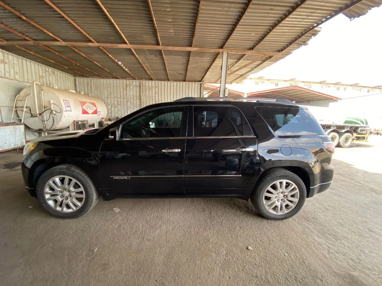Car image 8