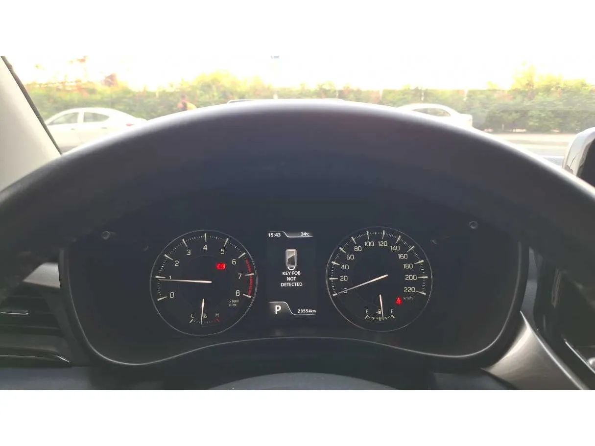 Car image 11