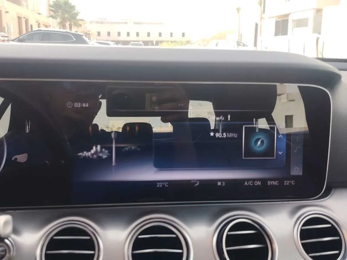 Car image 27