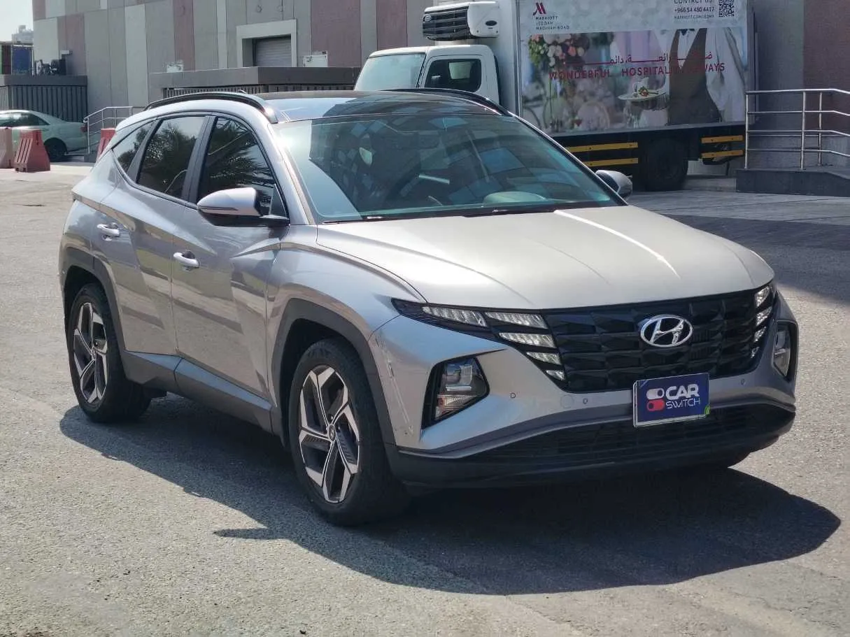 Car image 3