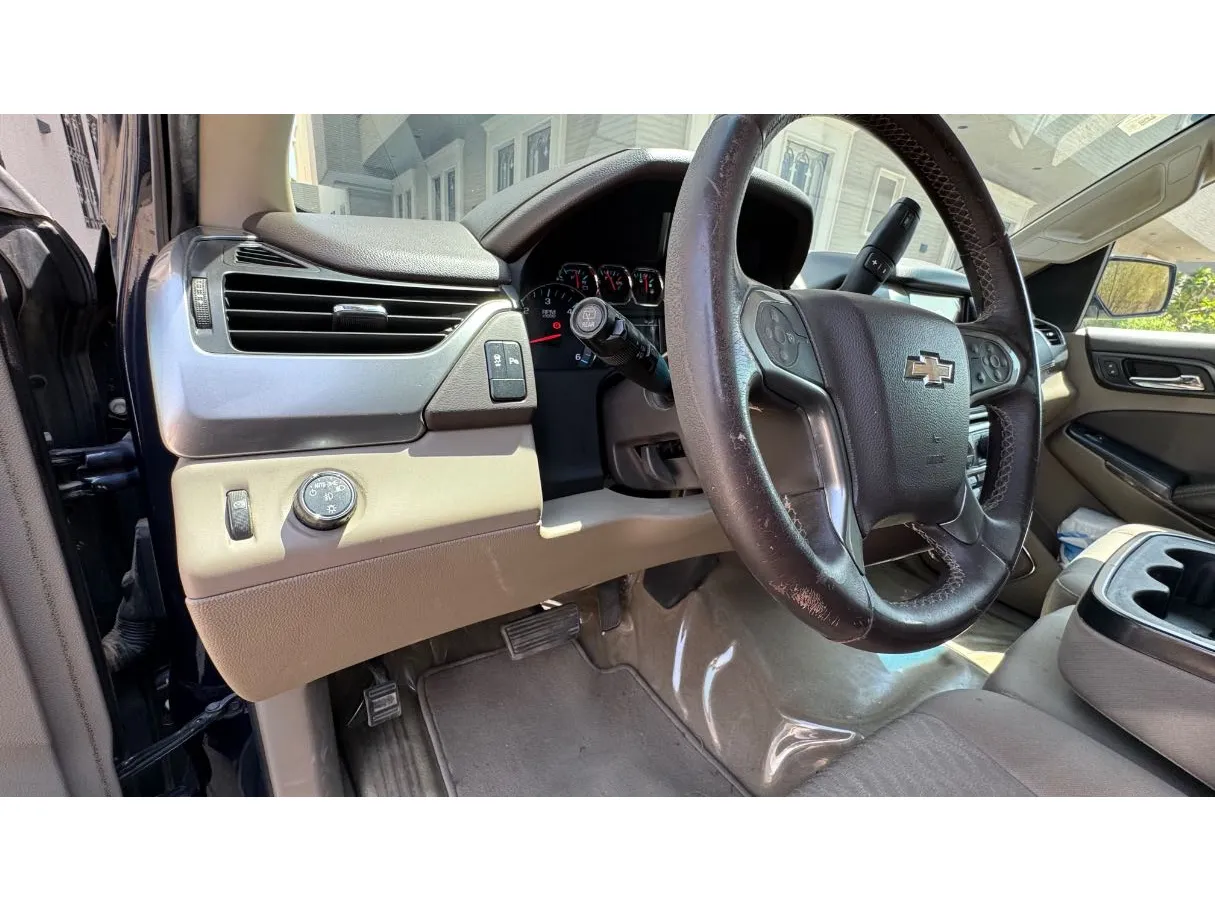 Car image 24