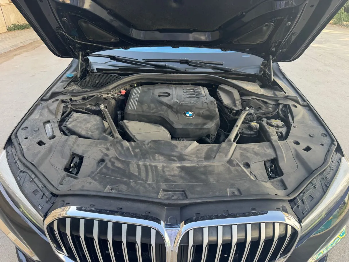 Car image 21