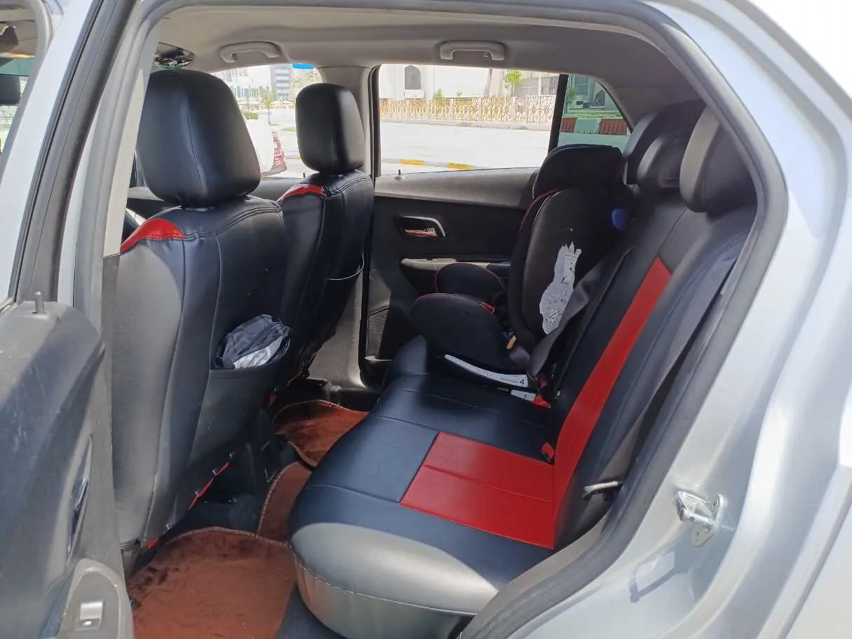 Car image 13