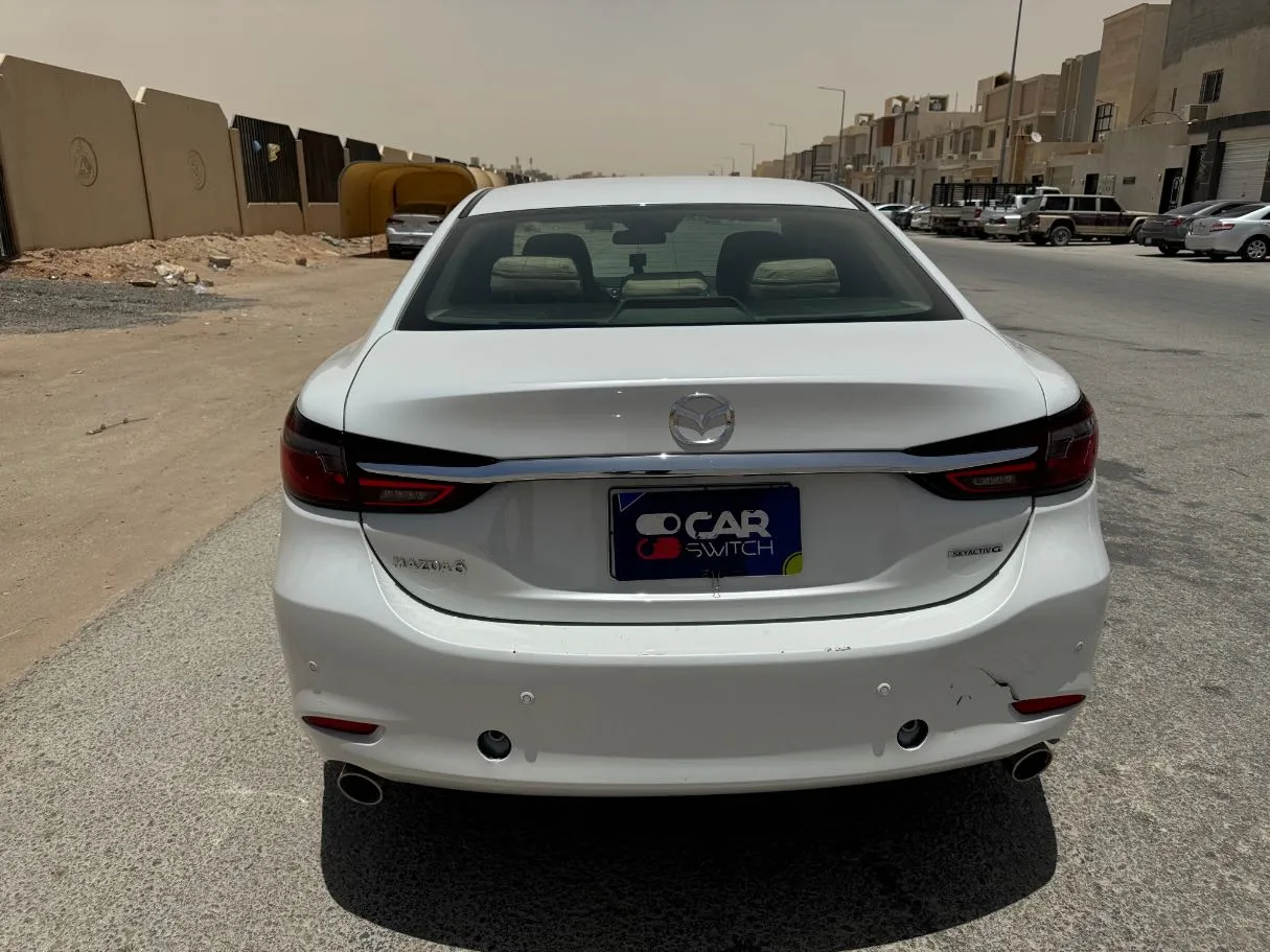 Car image 6