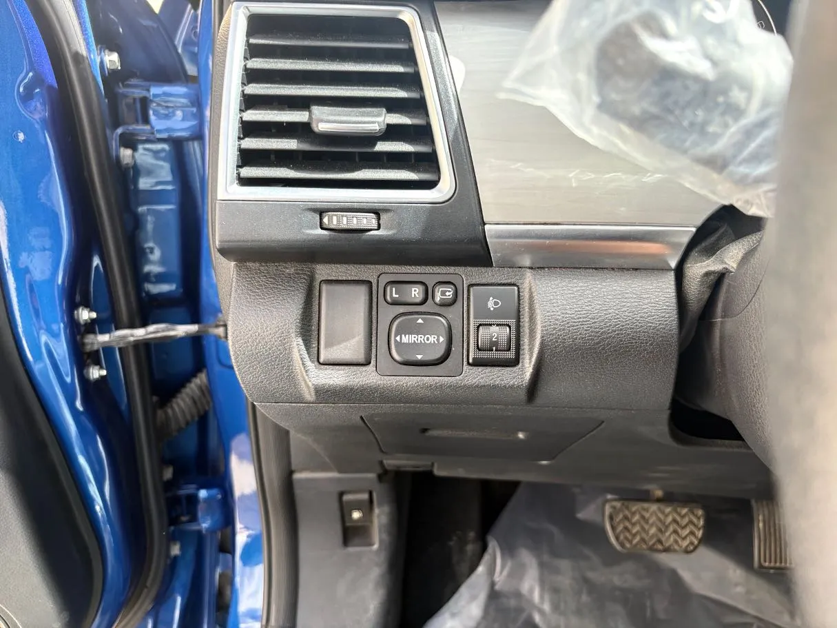 Car image 26