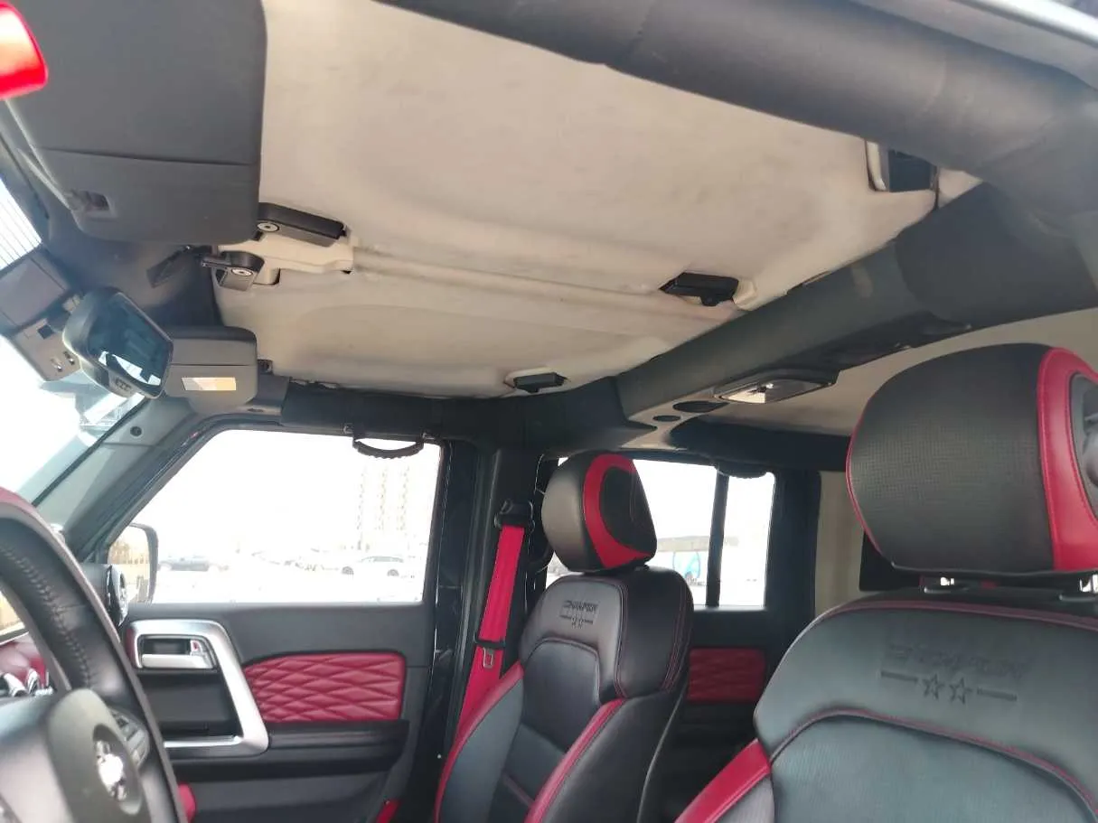 Car image 15