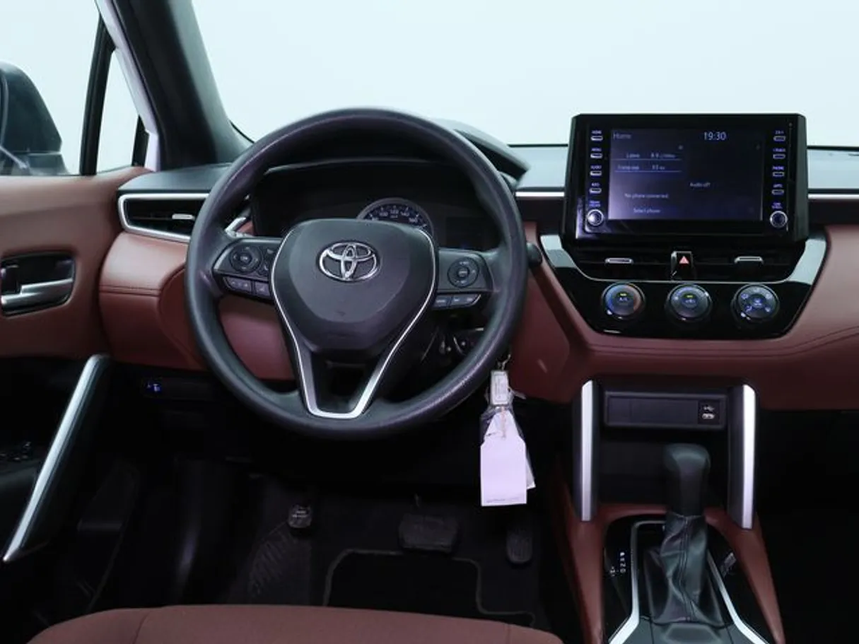 Car image 15