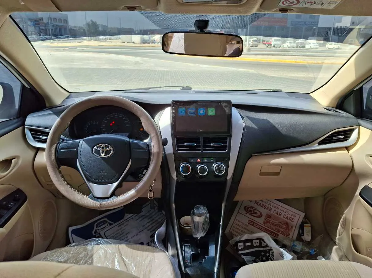 Car image 15