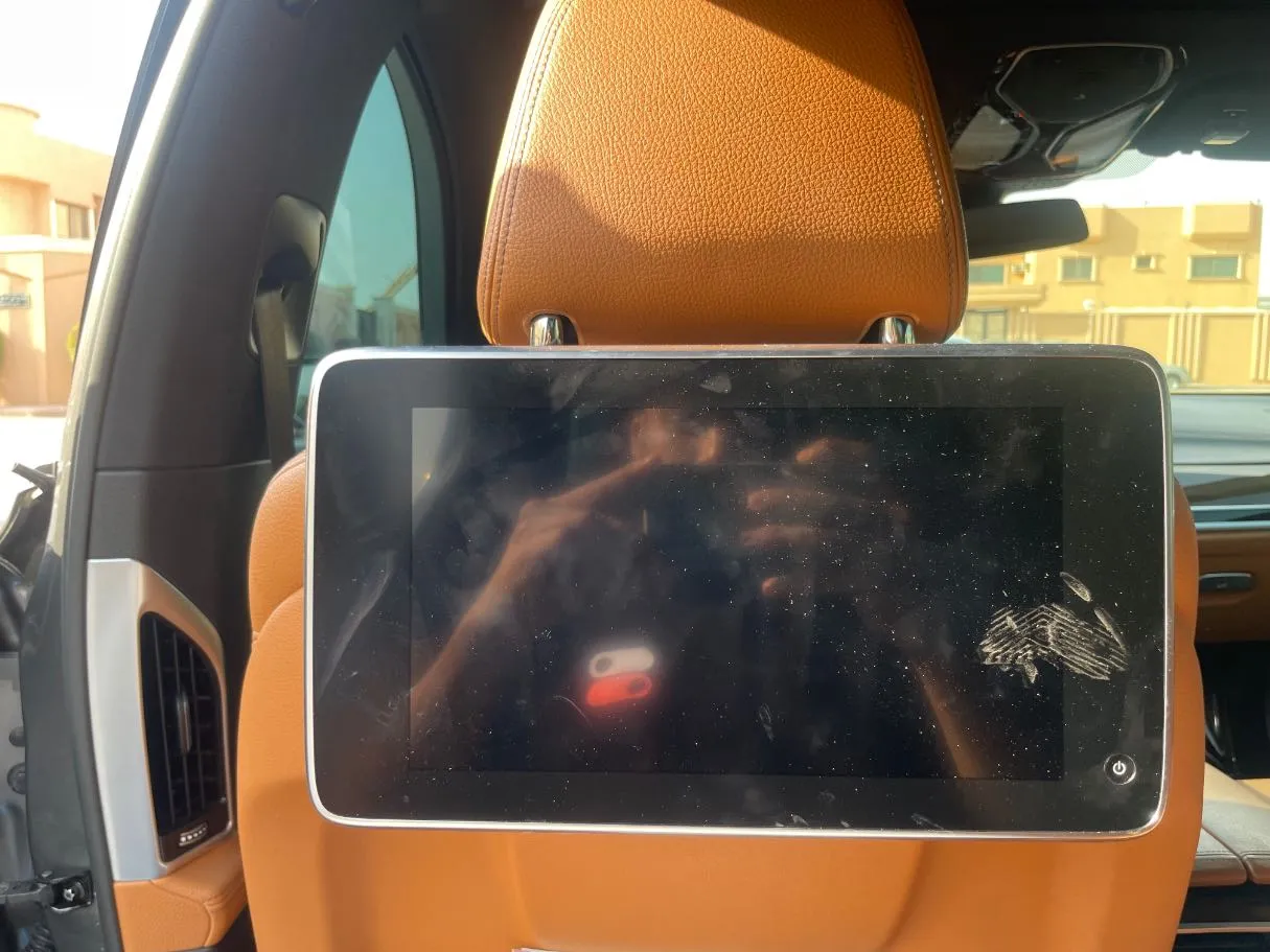 Car image 24