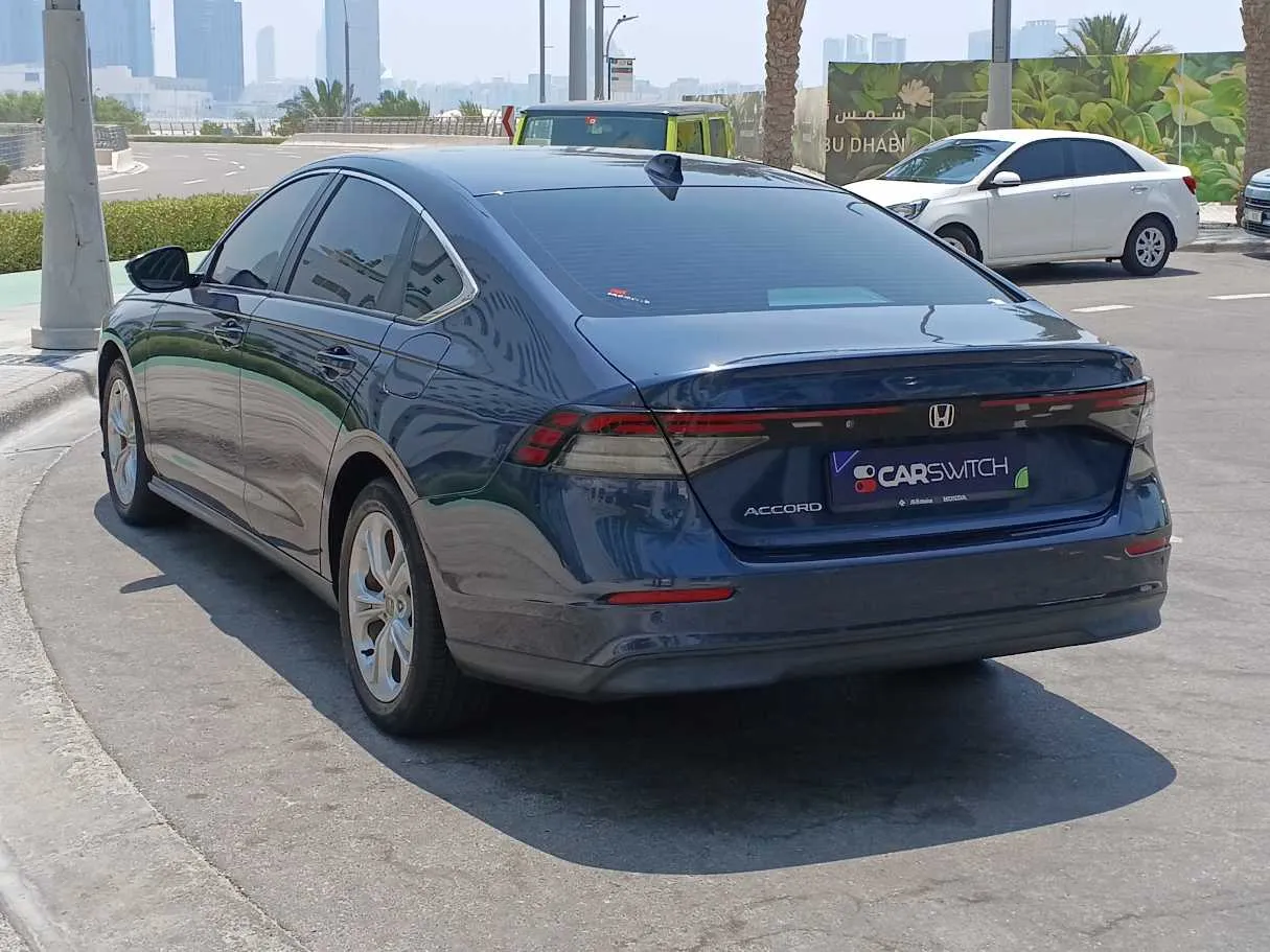 Car image 7