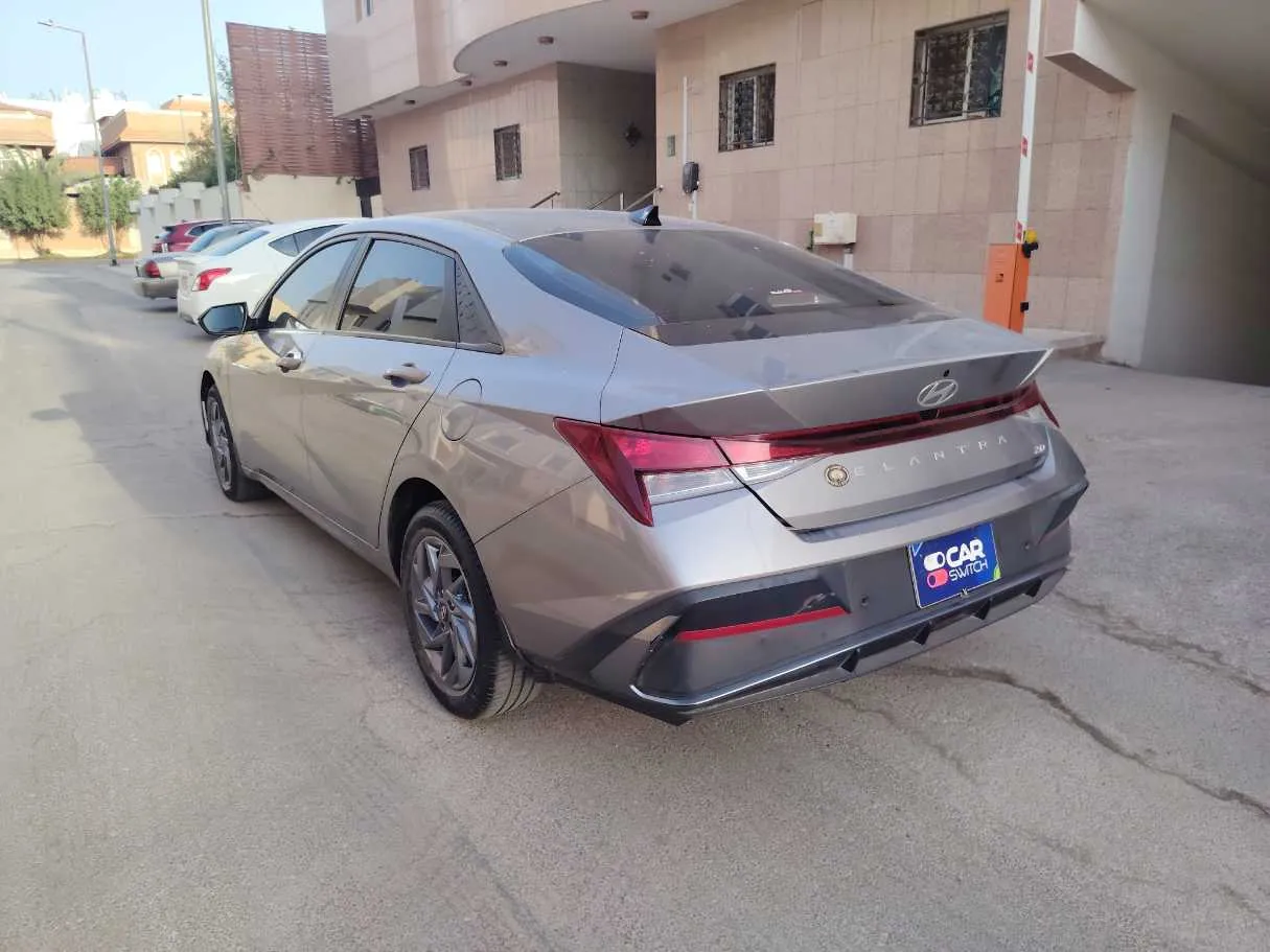 Car image 7
