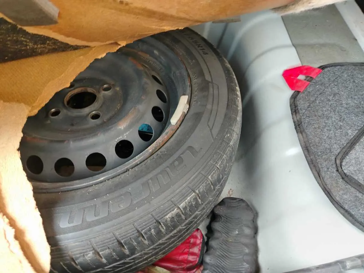 Car image 36