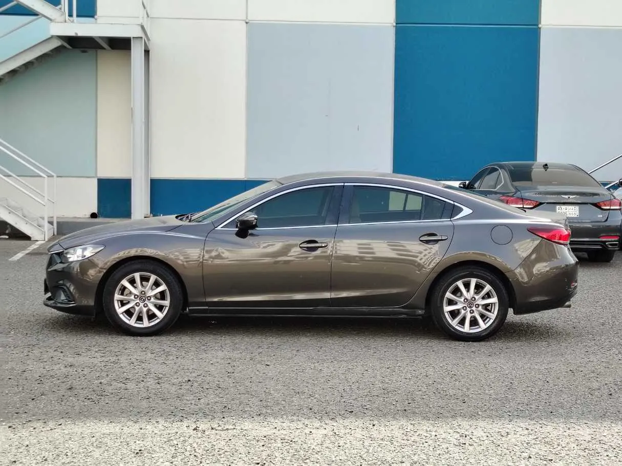 Car image 8