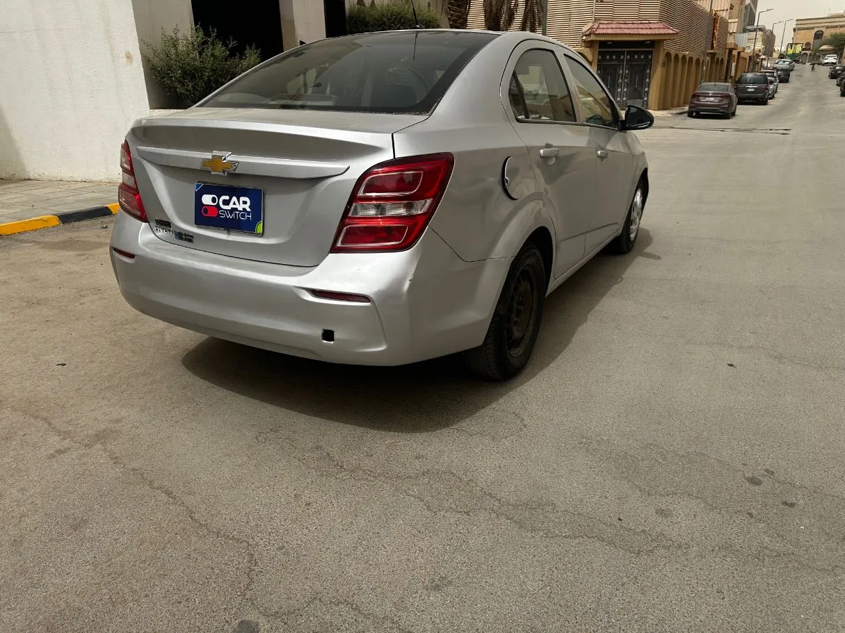 Car image 5