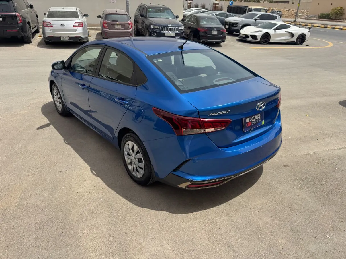 Car image 7