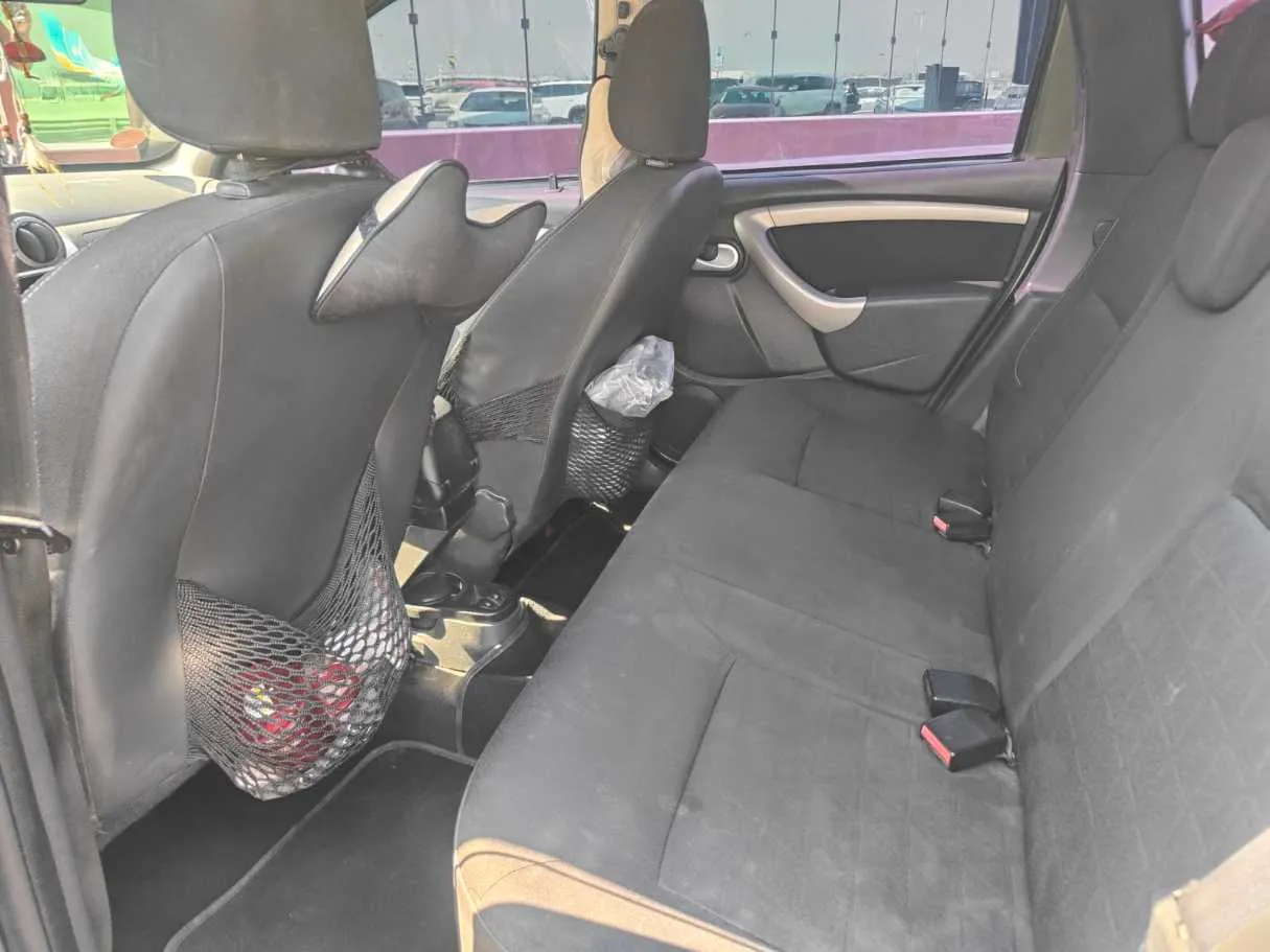 Car image 11