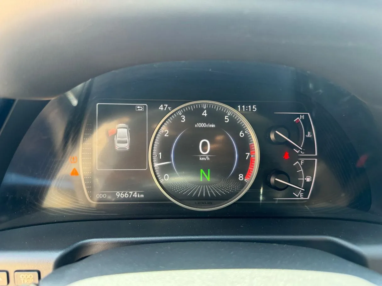 Car image 20