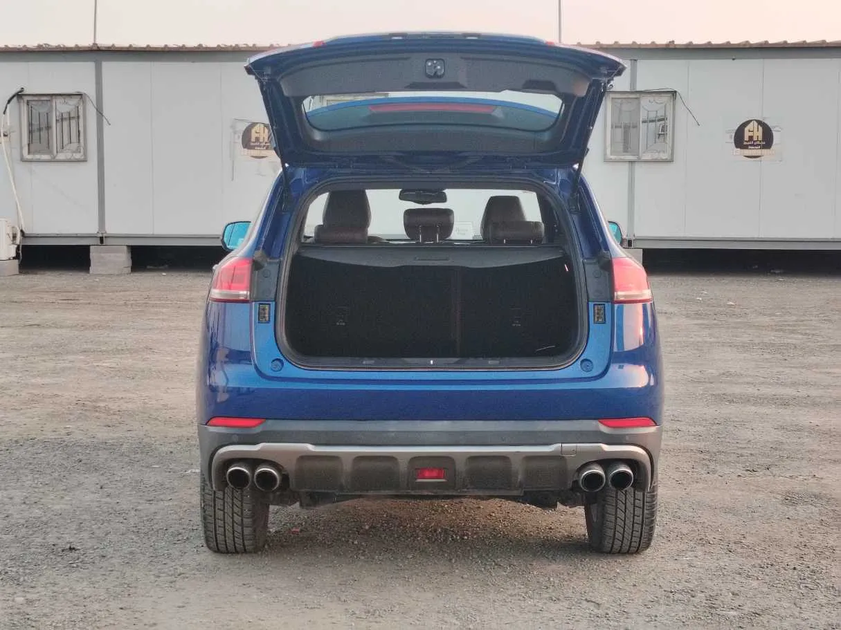 Car image 26