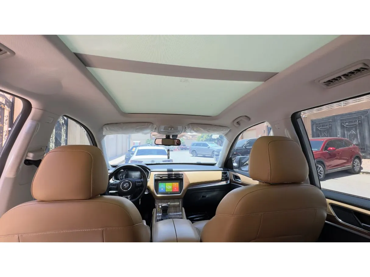 Car image 13