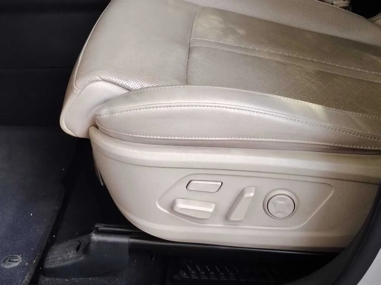 Car image 31