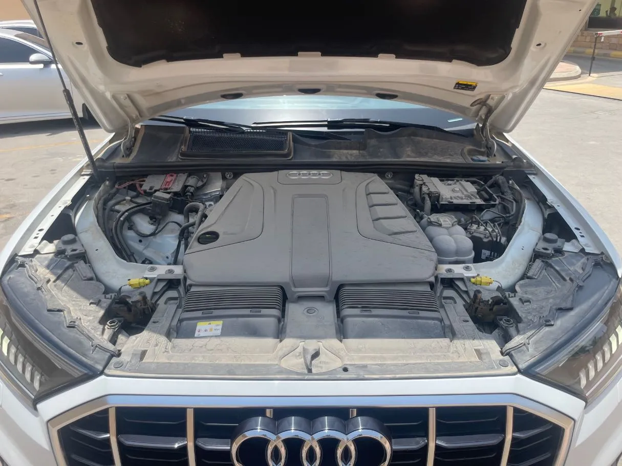 Car image 27