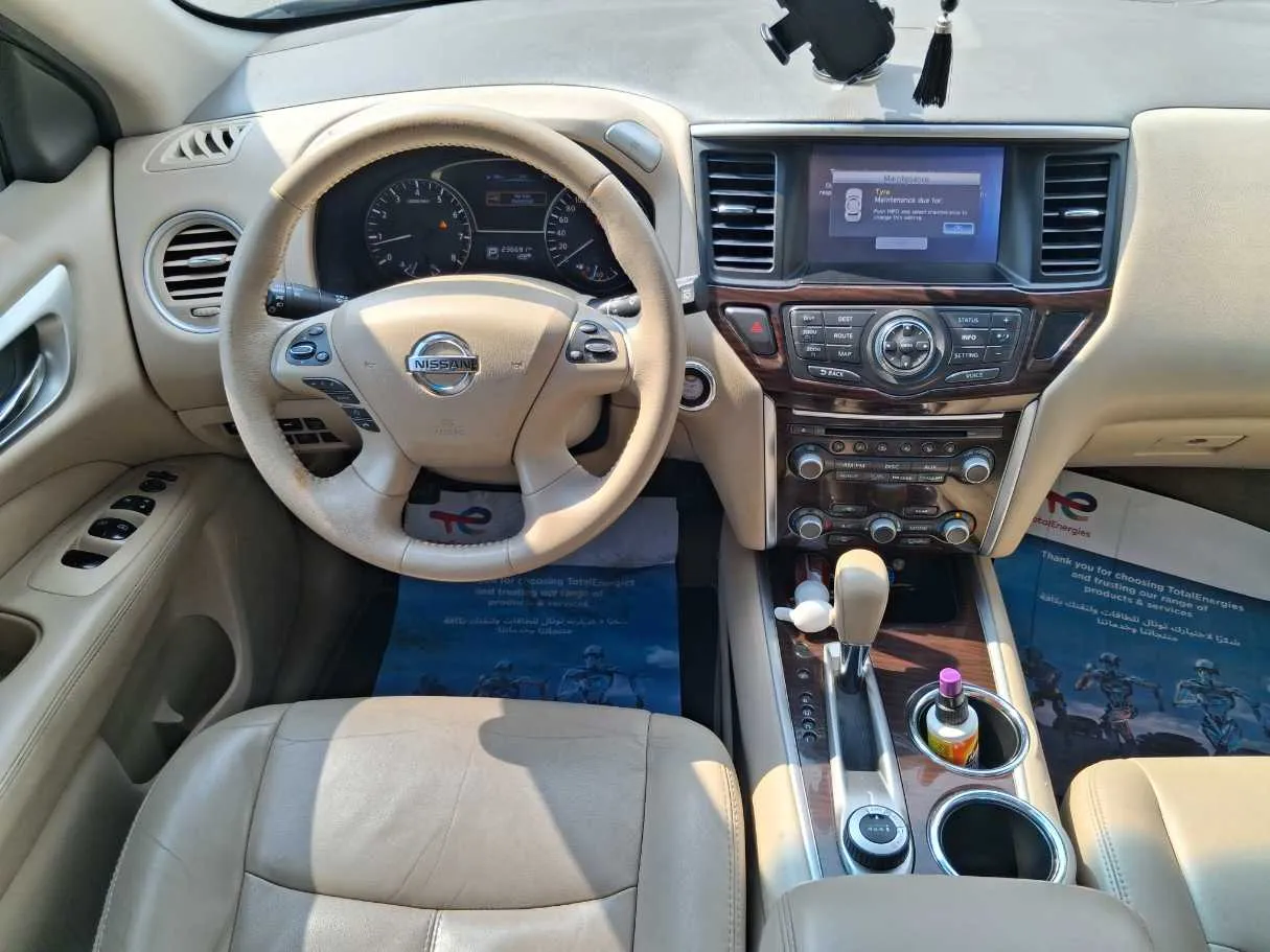 Car image 16