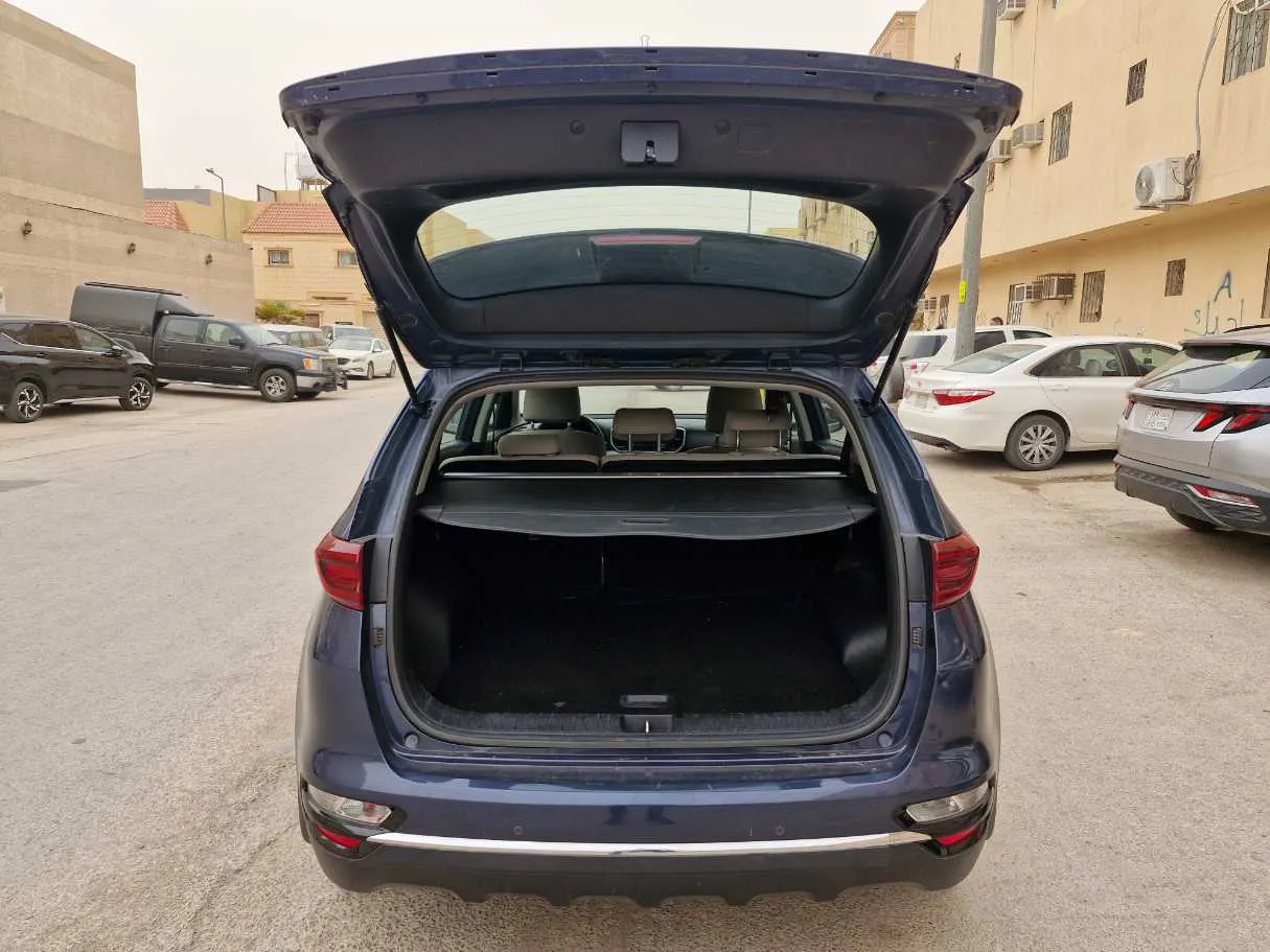 Car image 20