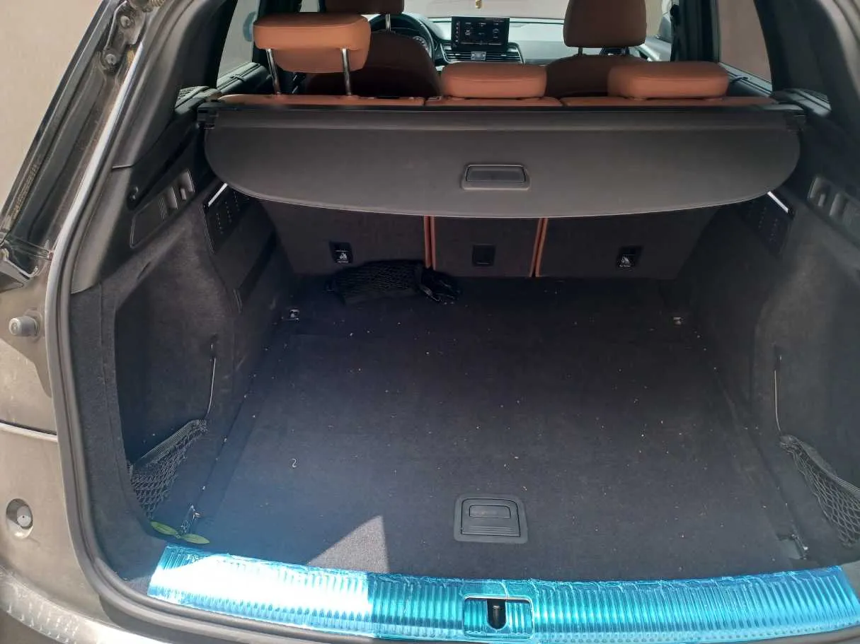 Car image 21