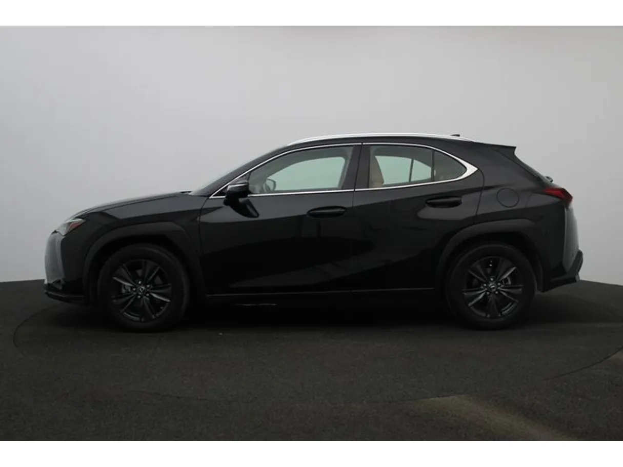 Car image 3