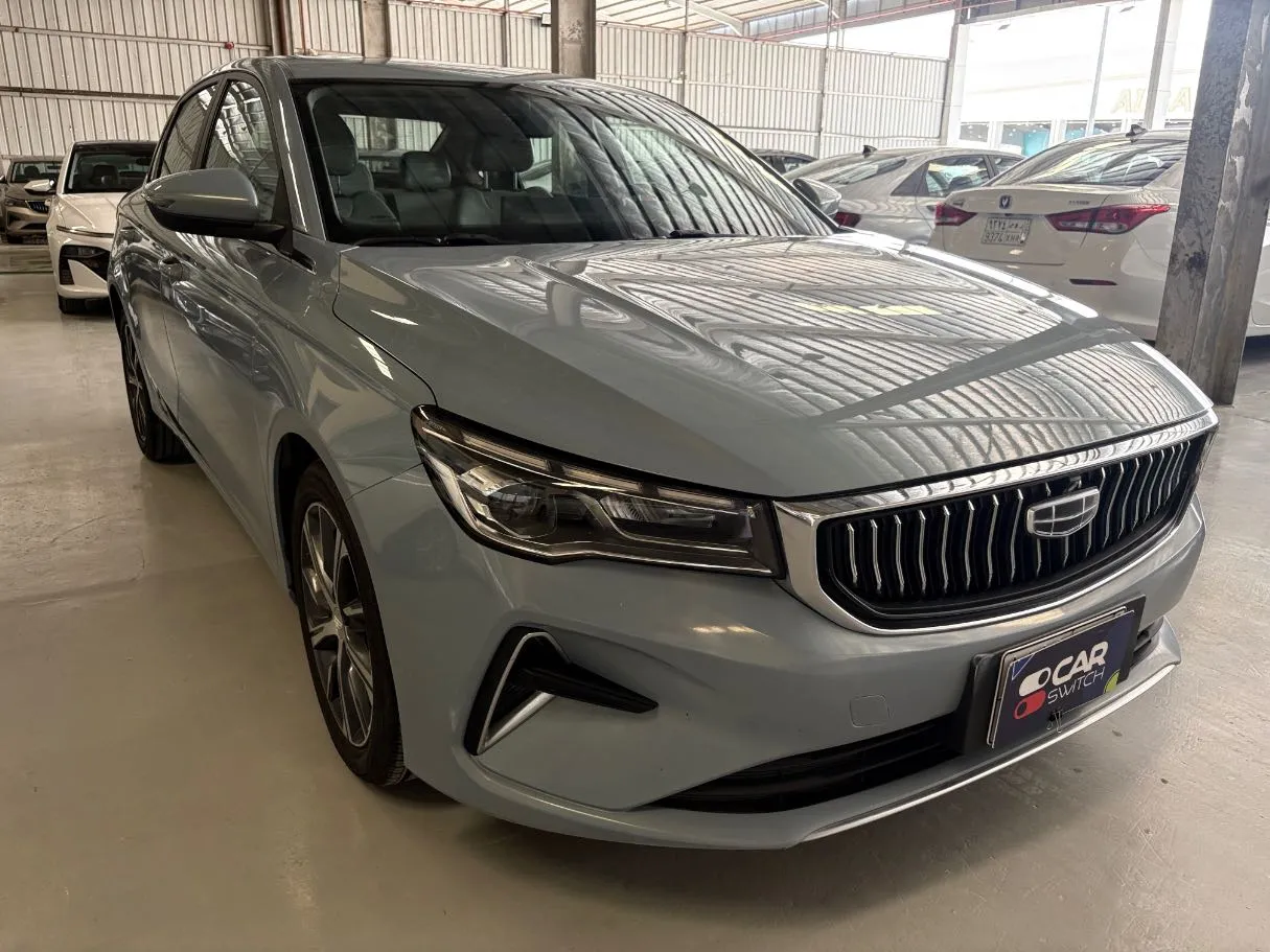 Car image 3