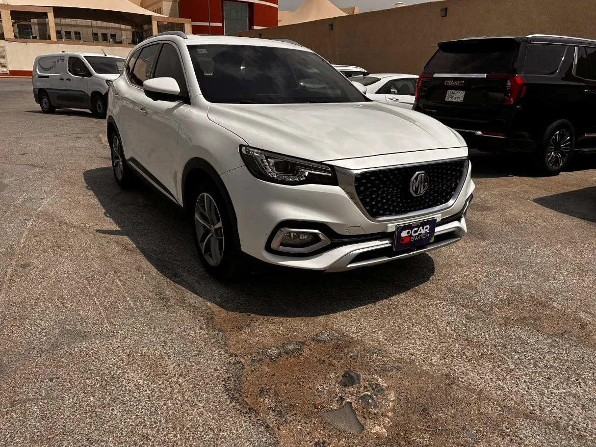 Car image 3