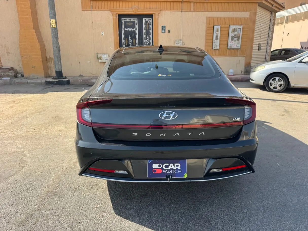 Car image 6