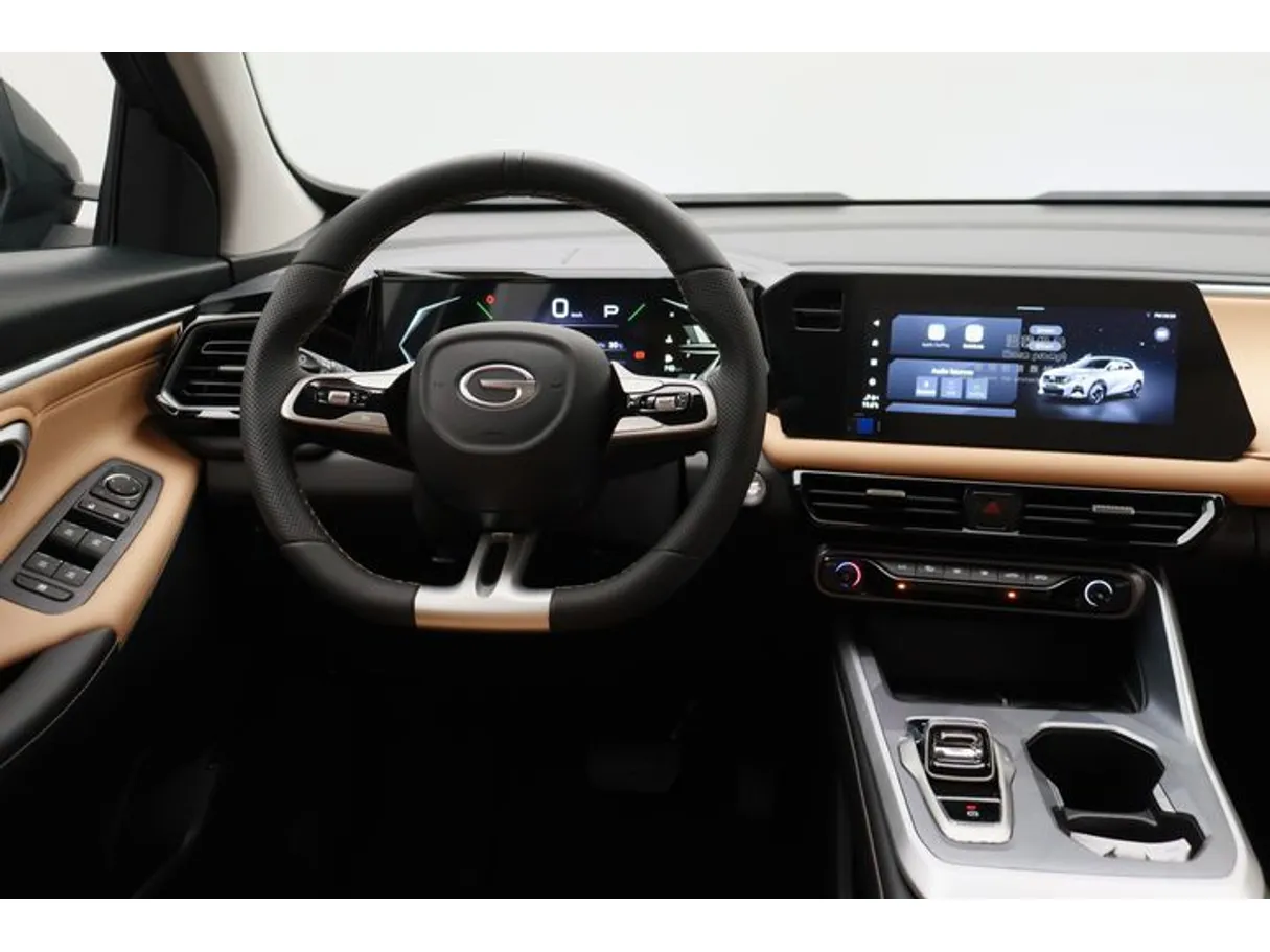 Car image 15