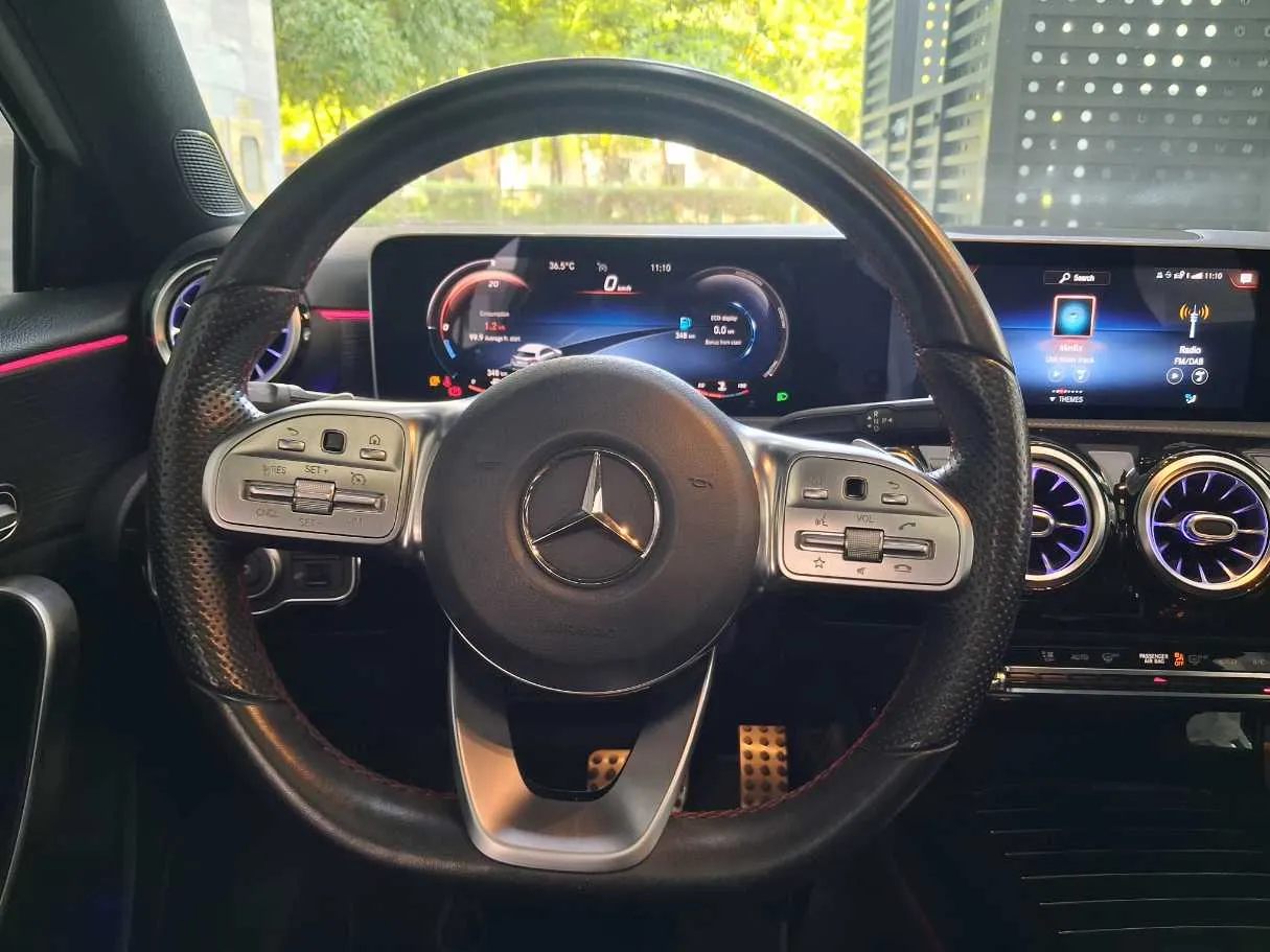 Car image 15