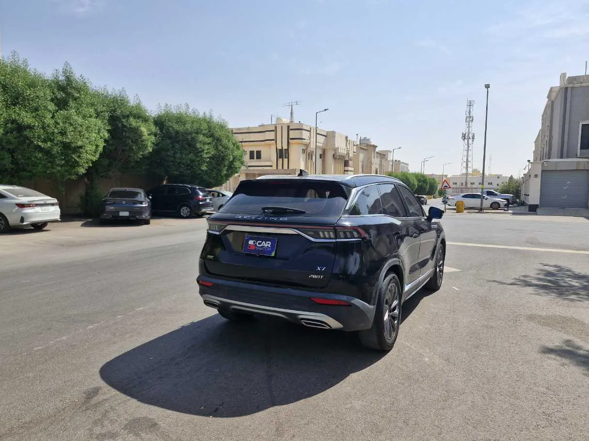 Car image 5