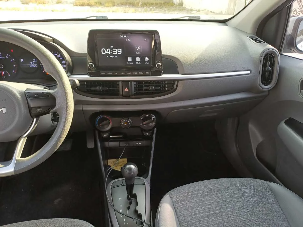 Car image 15