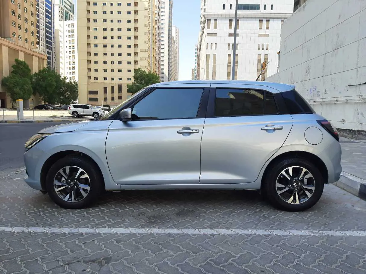 Car image 8
