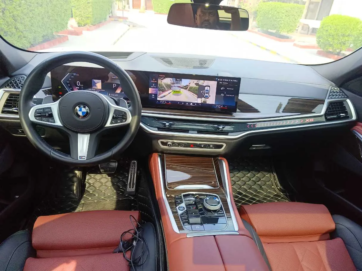 Car image 21
