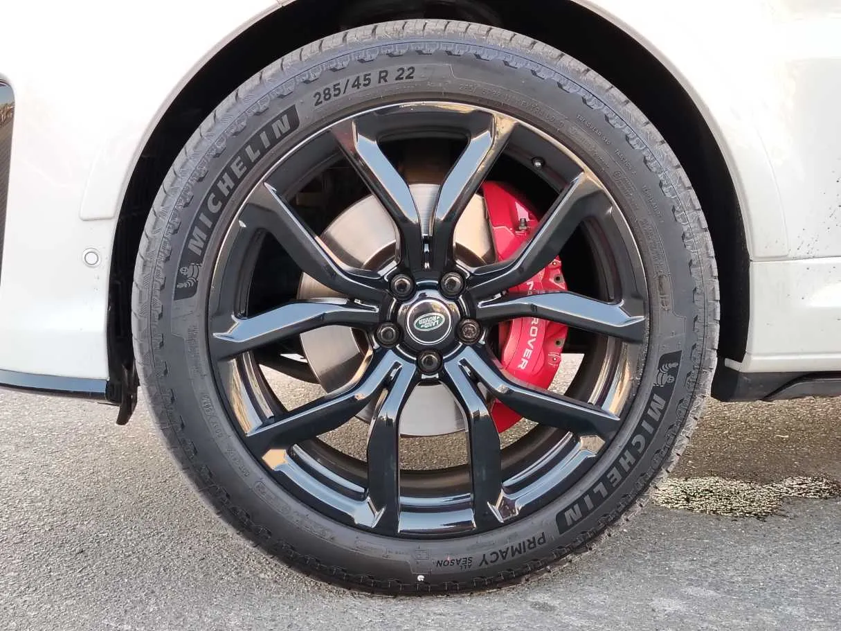 Car image 10