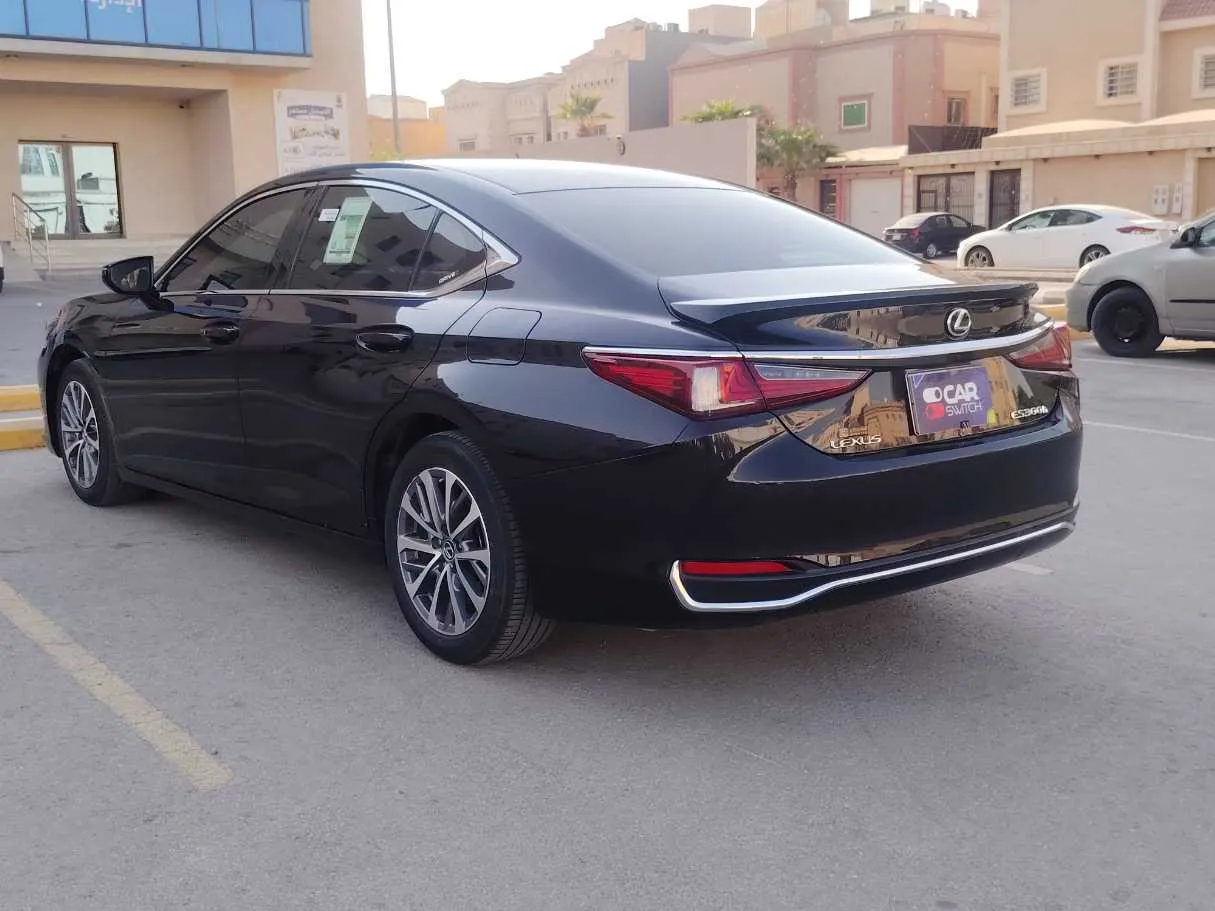 Car image 7