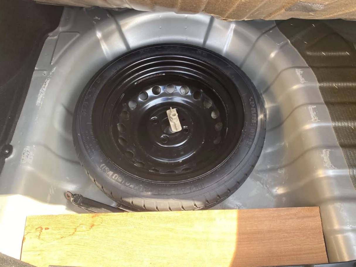 Car image 21