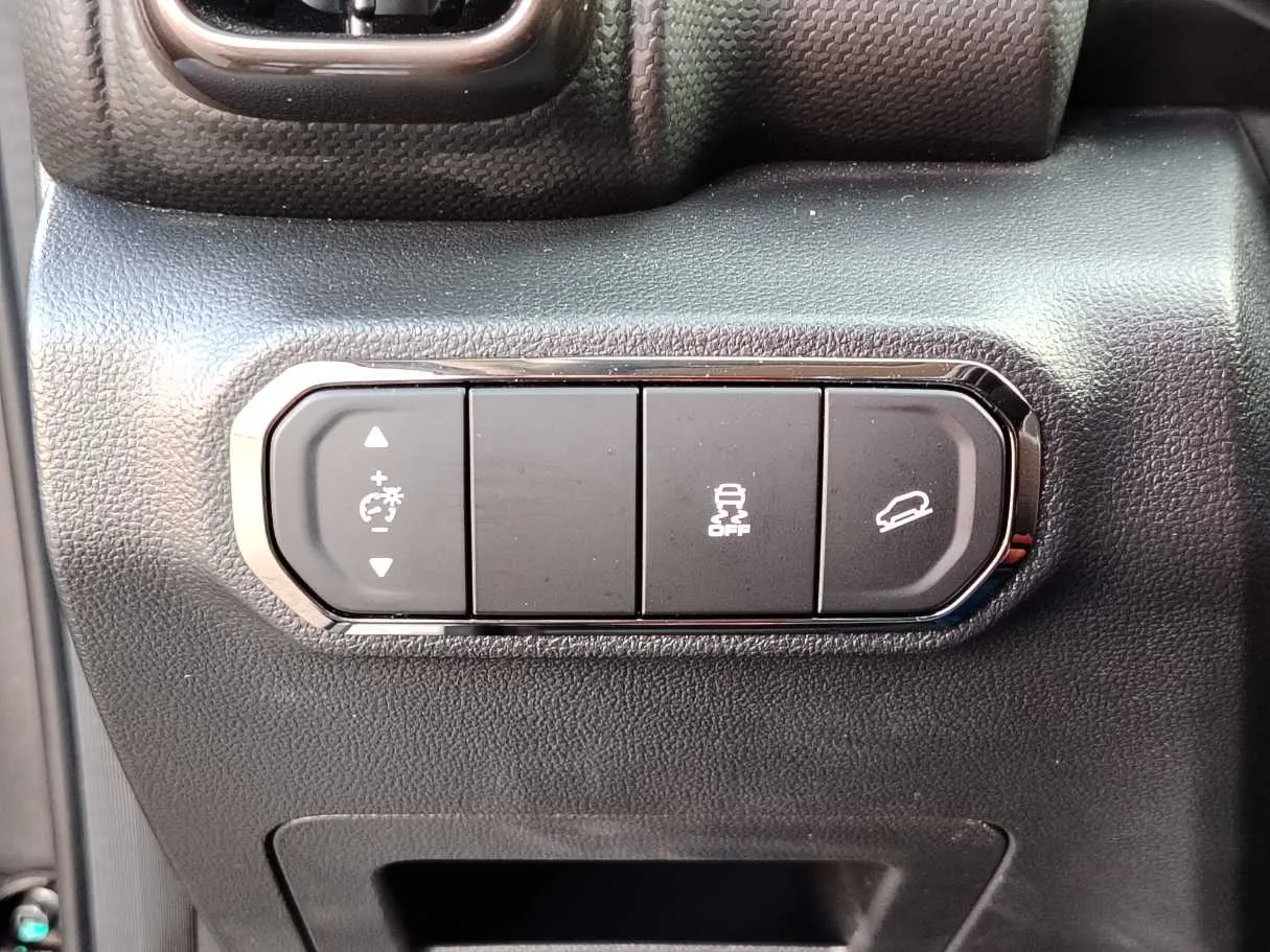 Car image 36