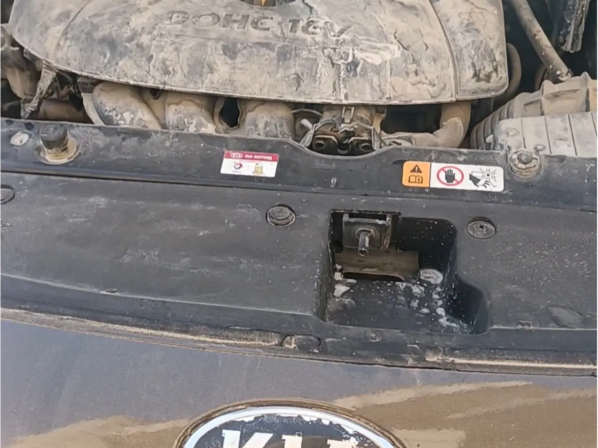 Car image 13