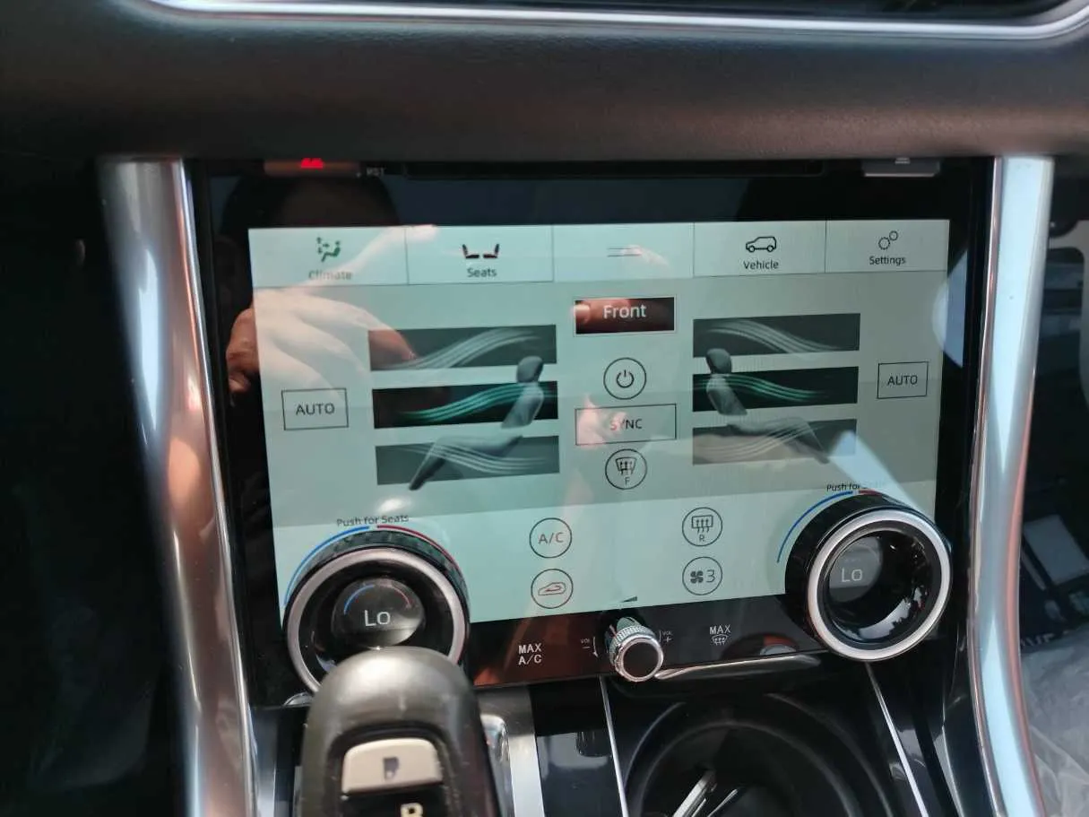 Car image 25