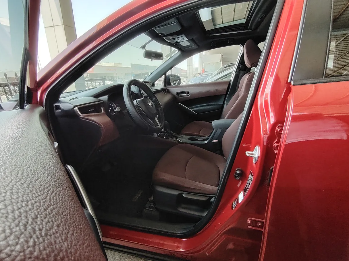 Car image 12